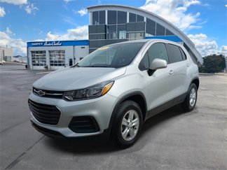 Used 2022 Chevrolet Trax LS w/ Tint and Cruise Package image 1