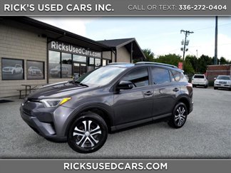Used 2018 Toyota RAV4 LE image 1