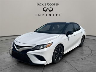 Used 2018 Toyota Camry XSE image 1