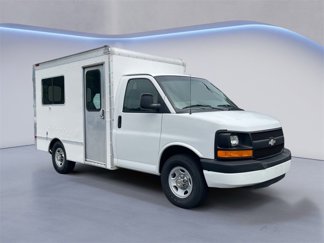 Used 2004 Chevrolet Express 3500 image 1