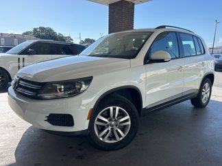 Used 2017 Volkswagen Tiguan S image 1