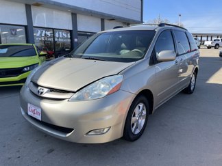 Used 2008 Toyota Sienna XLE image 1