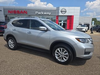 Used 2020 Nissan Rogue SV image 1