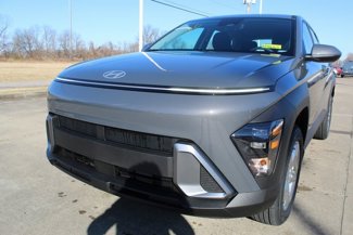 New 2025 Hyundai Kona SE image 1