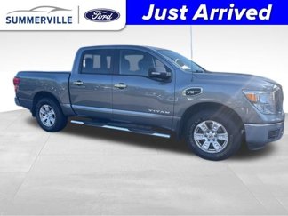 Used 2017 Nissan Titan SV image 1