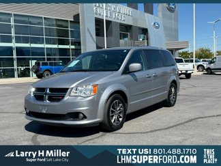 Used 2017 Dodge Grand Caravan SXT image 1