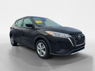 Used 2021 Nissan Kicks S image 1