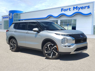 Used 2023 Mitsubishi Outlander SE Black Edition image 1