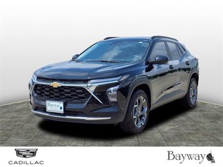 Used 2024 Chevrolet Trax LT w/ Driver Confidence Package image 1