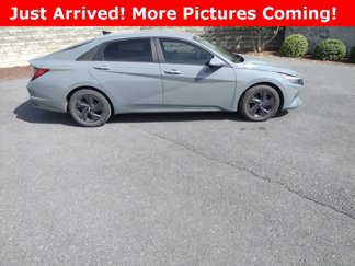 Used 2021 Hyundai Elantra SEL w/ Convenience Package image 1