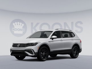 Used 2024 Volkswagen Tiguan SE image 1