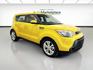 Used 2015 Kia Soul + image 1