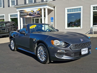 Used 2017 FIAT 124 Spider Classica image 1