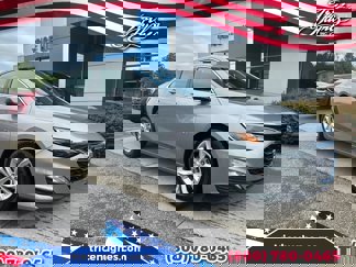 Used 2023 Chevrolet Malibu LT image 1
