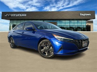 Used 2023 Hyundai Elantra SEL w/ Cargo Package image 1
