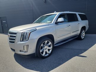 Used 2017 Cadillac Escalade ESV Luxury image 1