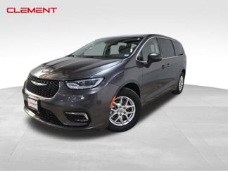 Used 2023 Chrysler Pacifica Touring-L image 1