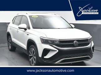 Used 2022 Volkswagen Taos SE w/ Panoramic Sunroof Package image 1