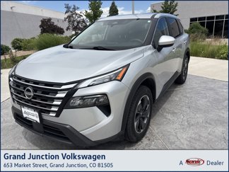 Used 2024 Nissan Rogue SV image 1
