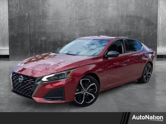 Used 2023 Nissan Altima 2.5 SR w/ SR Premium Package image 1