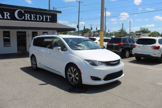 Used 2018 Chrysler Pacifica Limited w/ Advanced Safetytec Group image 1