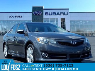 Used 2013 Toyota Camry SE image 1