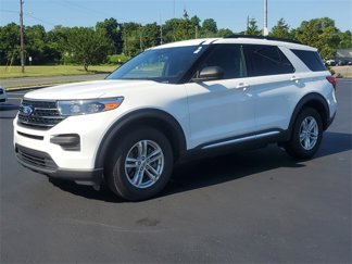 Used 2020 Ford Explorer XLT image 1