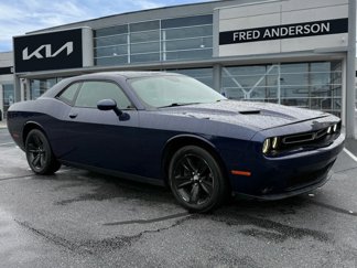 Used 2016 Dodge Challenger SXT image 1