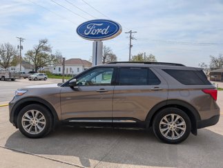 Used 2021 Ford Explorer XLT w/ Equipment Group 202A image 1