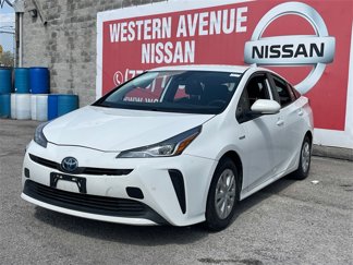 Used 2022 Toyota Prius LE image 1