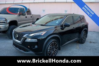 Used 2021 Nissan Rogue SV image 1
