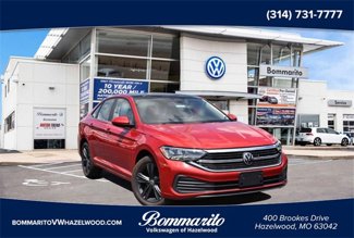 Used 2024 Volkswagen Jetta SE w/ Panoramic Sunroof Package image 1