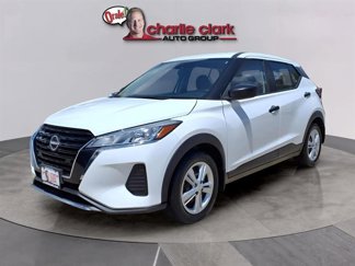 Used 2022 Nissan Kicks S image 1