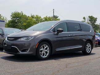 Used 2017 Chrysler Pacifica Touring-L Plus w/ Tire & Wheel Group image 1