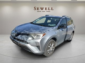Used 2017 Toyota RAV4 LE image 1
