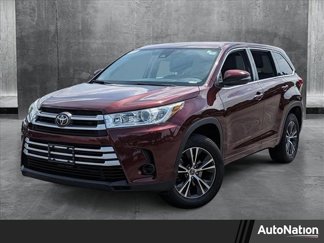 Used 2018 Toyota Highlander LE image 1
