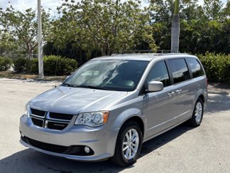 Used 2019 Dodge Grand Caravan SXT image 1