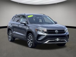 Used 2022 Volkswagen Taos SE image 1