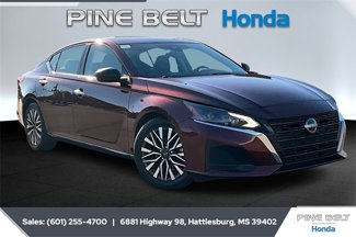 Used 2024 Nissan Altima 2.5 SV image 1