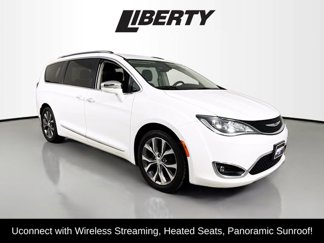 Used 2018 Chrysler Pacifica Limited w/ Tire & Wheel Group image 1