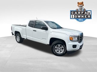 Used 2016 GMC Canyon W/T image 1