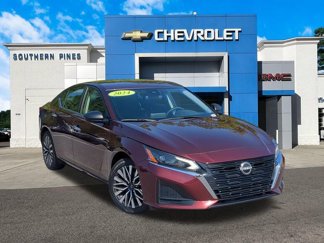 Used 2024 Nissan Altima 2.5 SV image 1