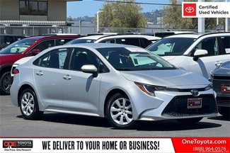 Certified 2022 Toyota Corolla LE image 1