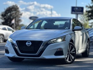 Used 2021 Nissan Altima 2.5 SV w/ SV Premium Package image 1