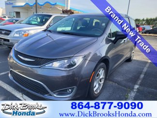 Used 2017 Chrysler Pacifica Touring Plus w/ Tire & Wheel Group image 1
