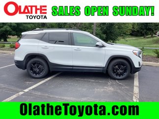 Used 2021 GMC Terrain SLE w/ Driver Convenience Package image 1