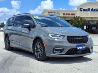 Used 2023 Chrysler Pacifica Touring-L w/ Road Tripper Package image 1
