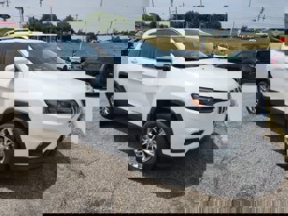 Used 2020 Jeep Cherokee Latitude Plus w/ Cold Weather Group image 1
