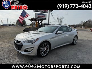 Used 2014 Hyundai Genesis 3.8 image 1