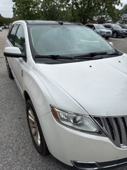 Used 2011 Lincoln MKX 2WD w/ 102A Rapid Spec Order Code image 1